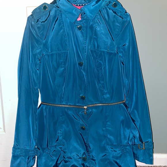 NEW Betsey Johnson 2-in-1 Convertible Rain Jacket - Picture 9 of 10